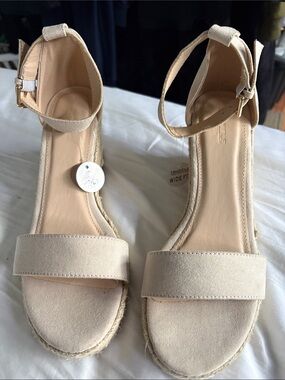 Truffle Collection Size 7 Beige Ankle-Strap Espadrille Wedge Sandals Wide Fit